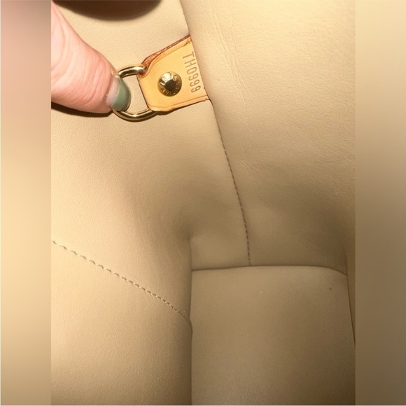 LOUIS VUITTON HOUSTON VERNIS MONOGRAM DAMIER YELLOW GOLD SHOULDER TOTE BAG - Picture 3 of 16